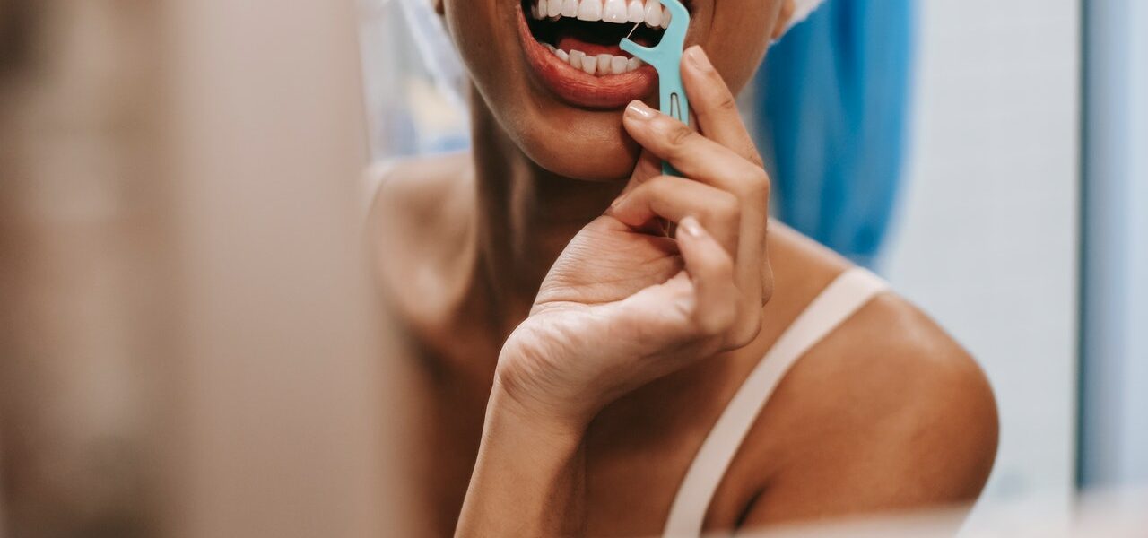 Jak prawidłowo używać irygatora do zębów?