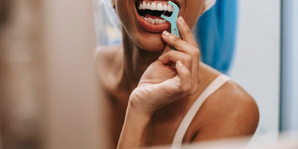 Jak prawidłowo używać irygatora do zębów?